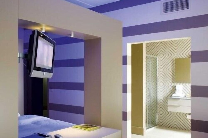 Room 42 of 79
