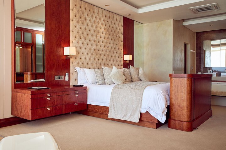 Room 6 of 191