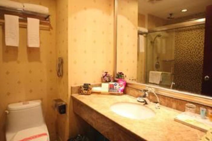 Room 4 of 14