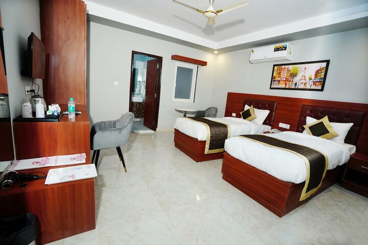 Room 15 of 37