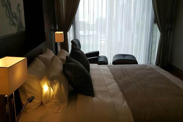 Room 4 of 36