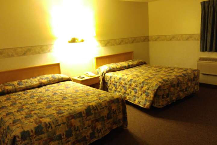 Room 9 of 26