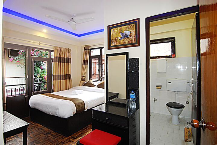 Room 15 of 38