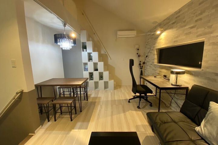 Room 63 of 143