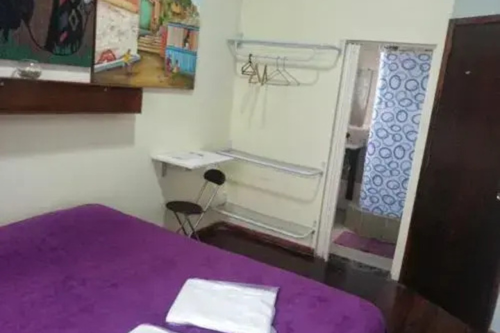 Room 4 of 11