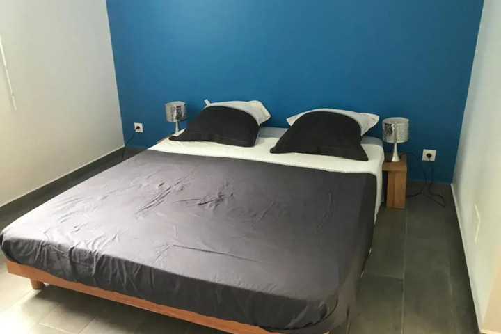 Room 2 of 12