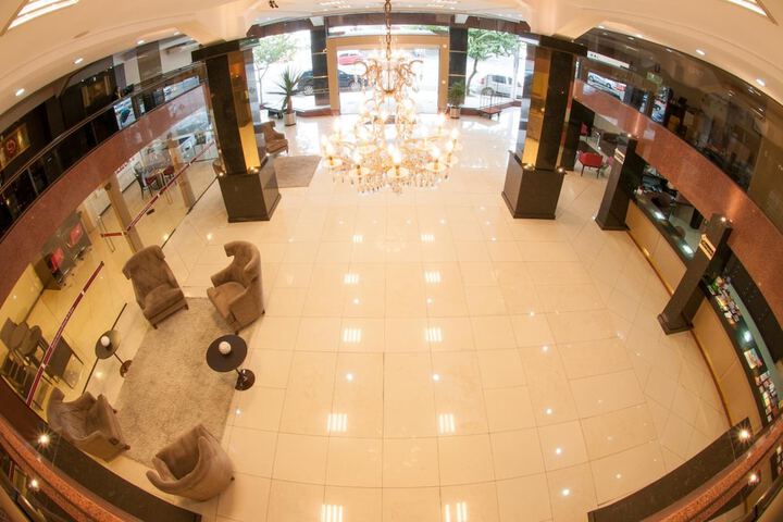 Entrance & Lobby