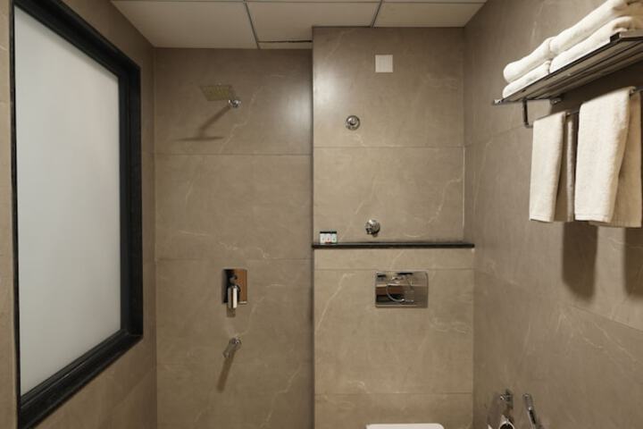 Room 28 of 56