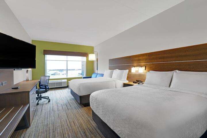 2 Queen Beds (3 of 15)