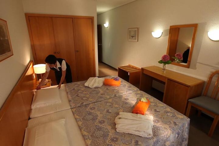 Room 17 of 50