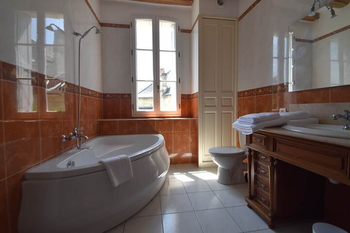 Room 14 of 26