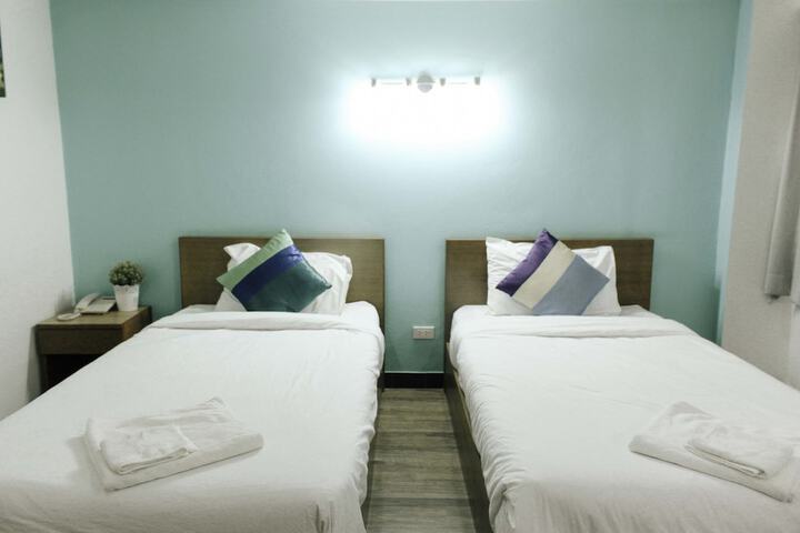 Room 6 of 45