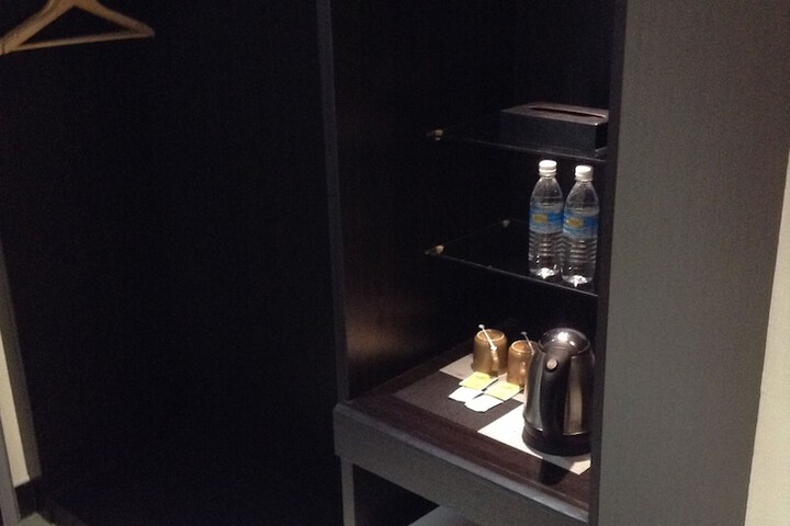 Room 16 of 32