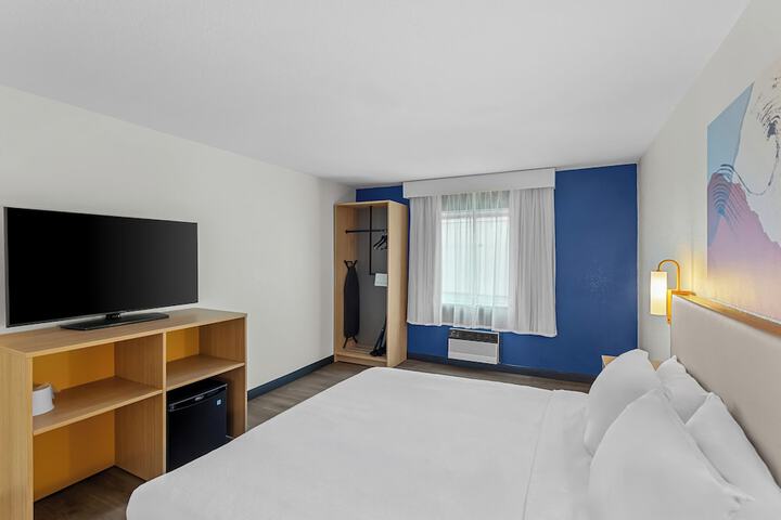 Room 9 of 30