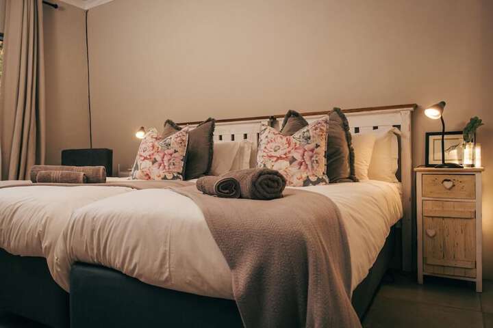 Room 13 of 242