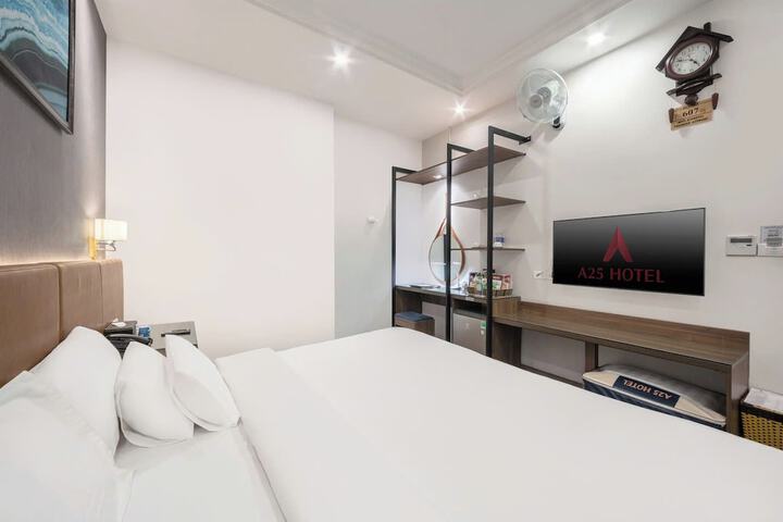 Room 9 of 23