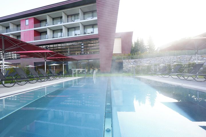 Pool 13 of 31
