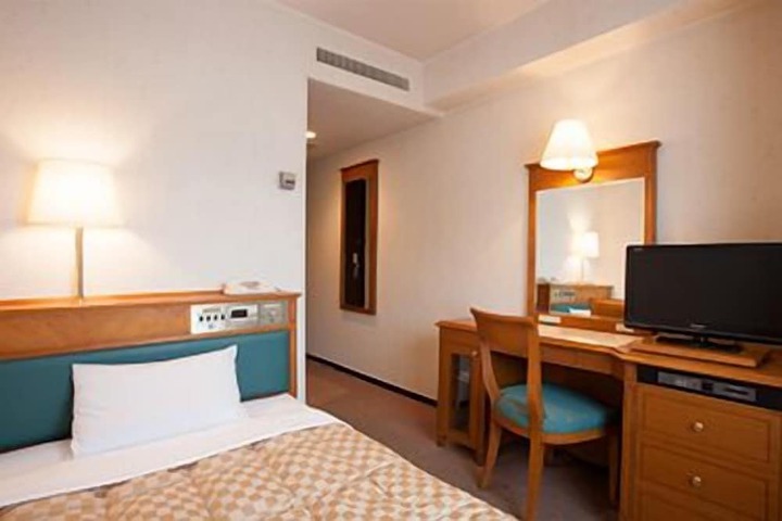 Room 17 of 45