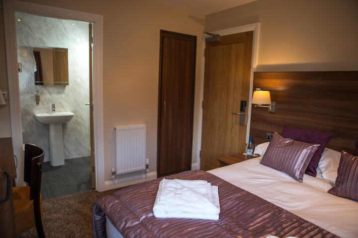 Room 3 of 47