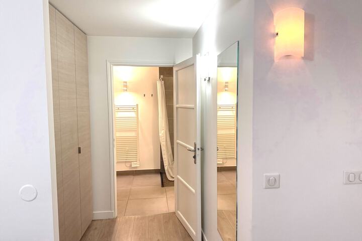 Room 21 of 26