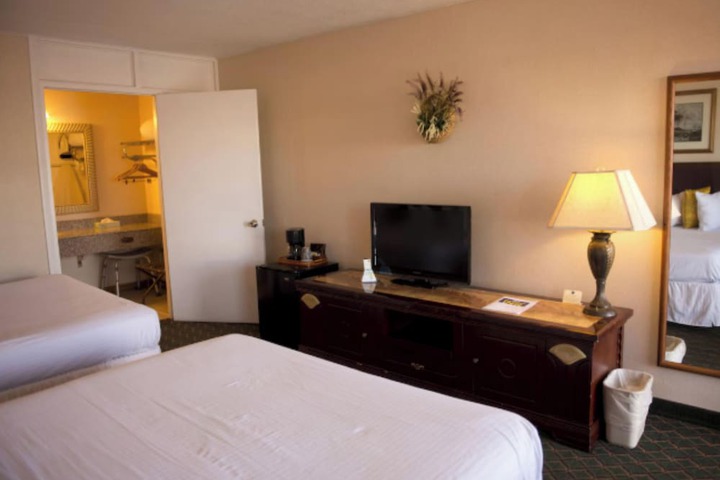 Room 14 of 28