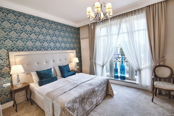 Room 30 of 90