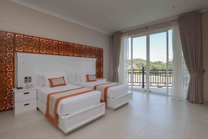 Room 3 of 17