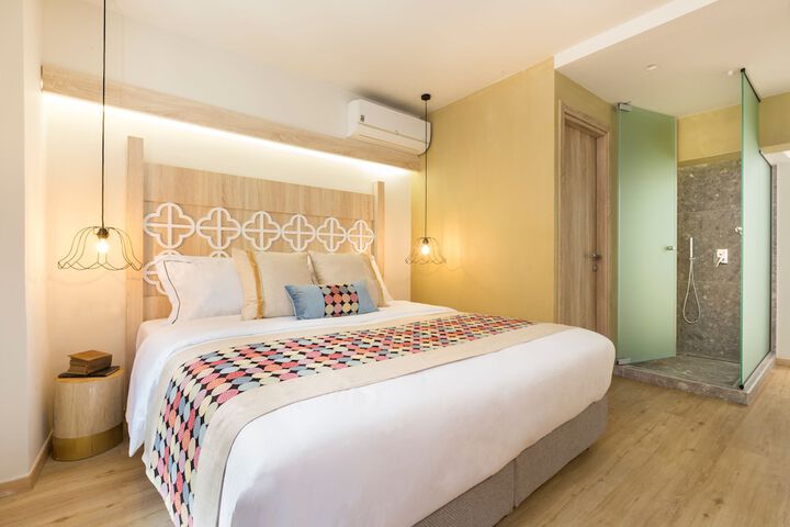 Room 32 of 110