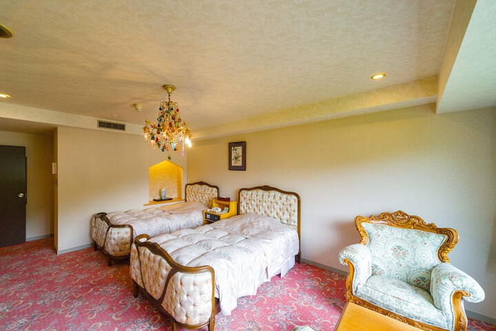 Room 48 of 190
