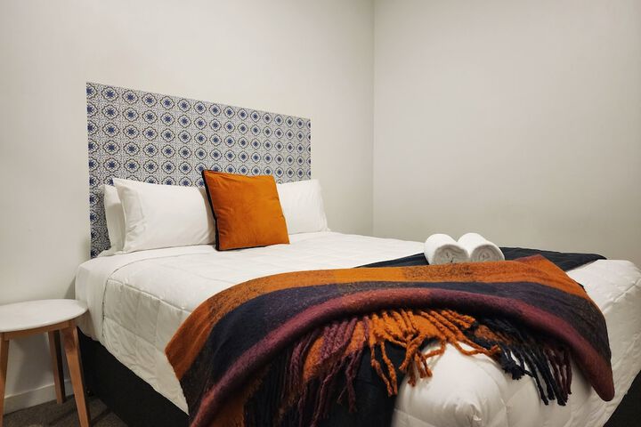 Room 2 of 123