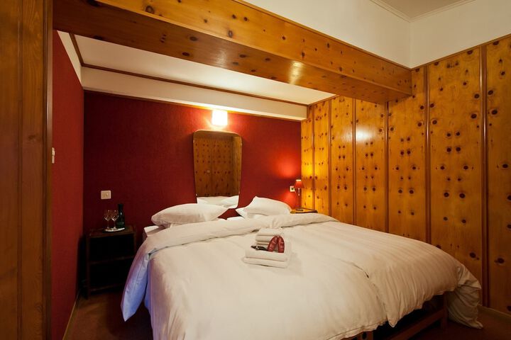 Room 9 of 56