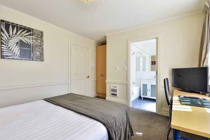 Room 5 of 55