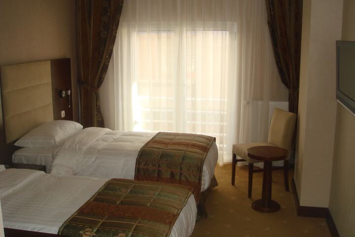 Room 14 of 50
