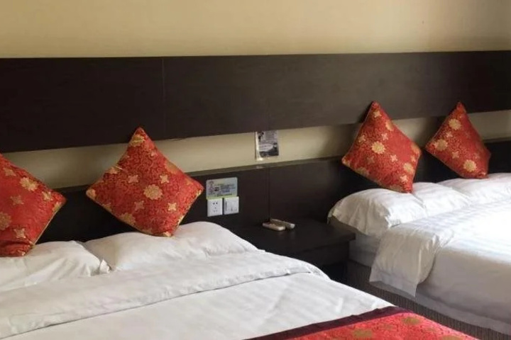 Room 5 of 10