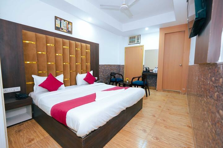 Room 3 of 6