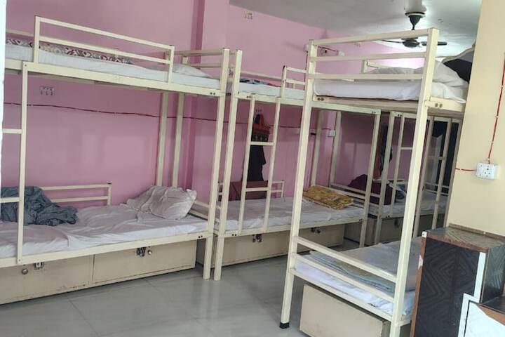 Room 3 of 9