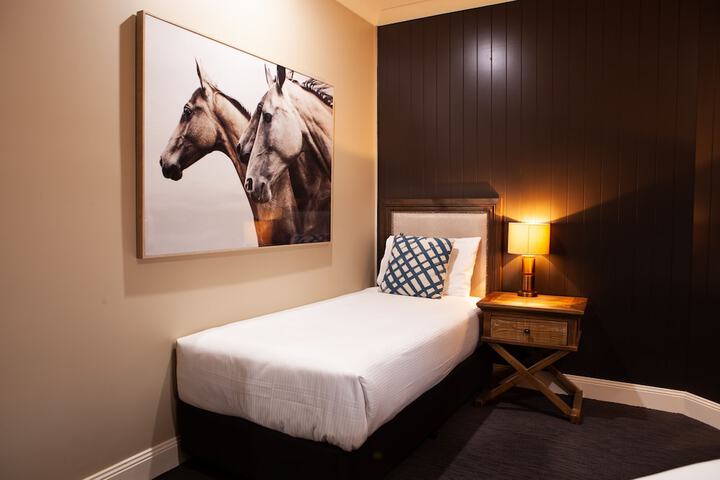 Room 21 of 76