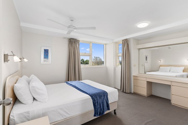 Room 21 of 230