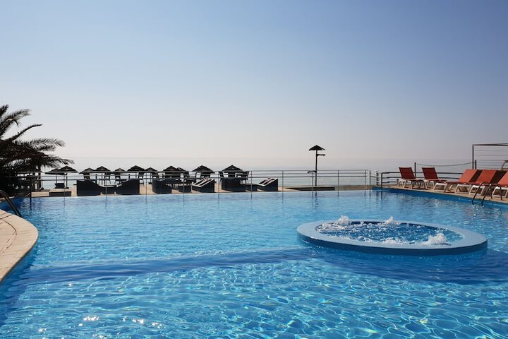 Hotel with Pool
