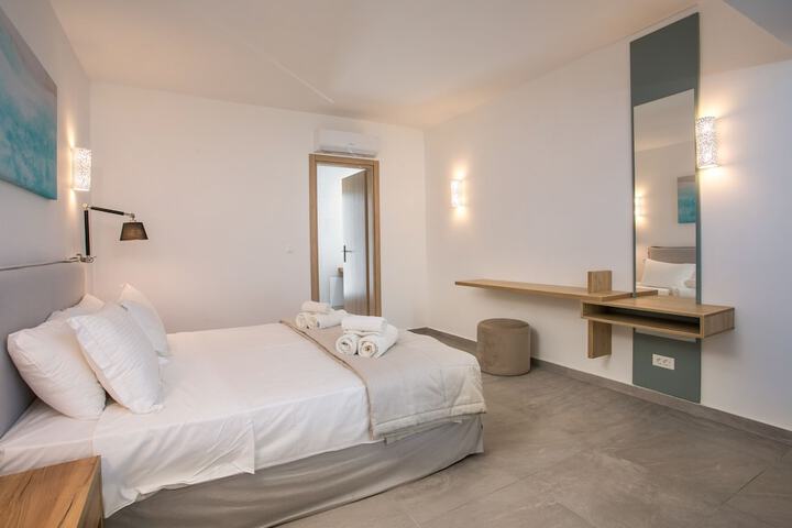 Room 14 of 38