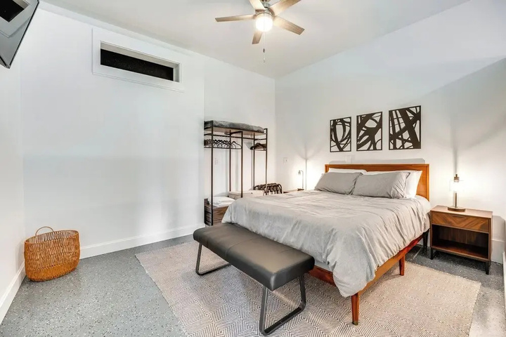 Room 2 of 22