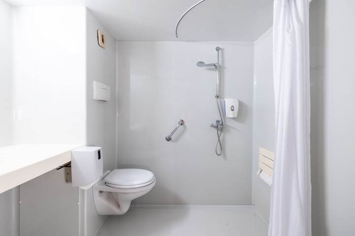 Room 5 of 31