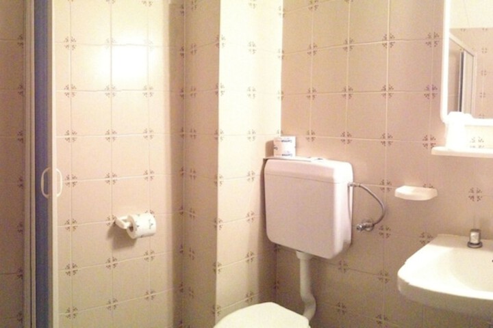 Room 27 of 56
