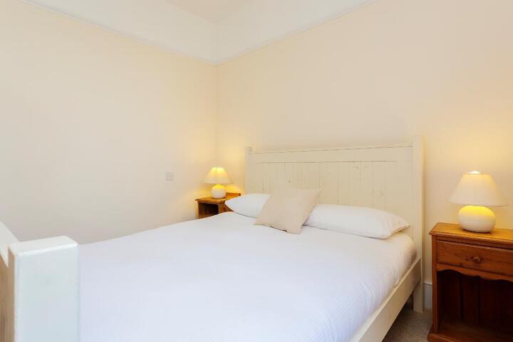 Veeve Flat Rostrevor Road Fulham
