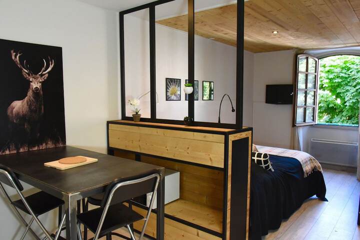 Room 8 of 22