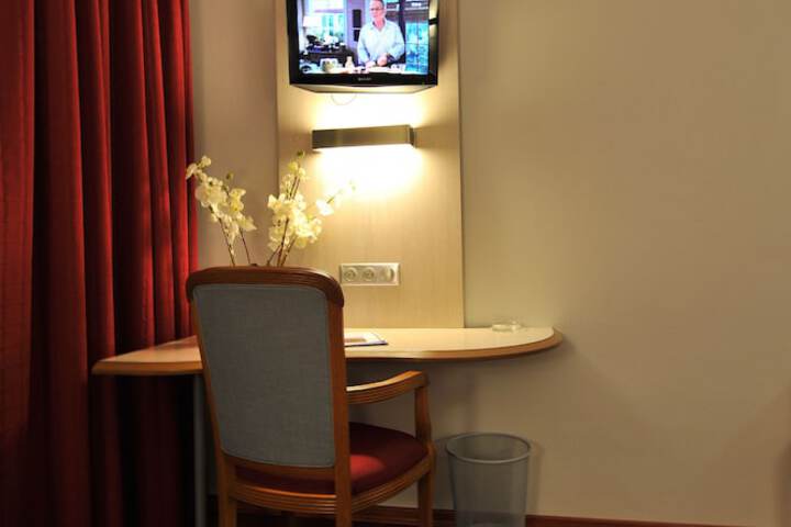 Room 17 of 74
