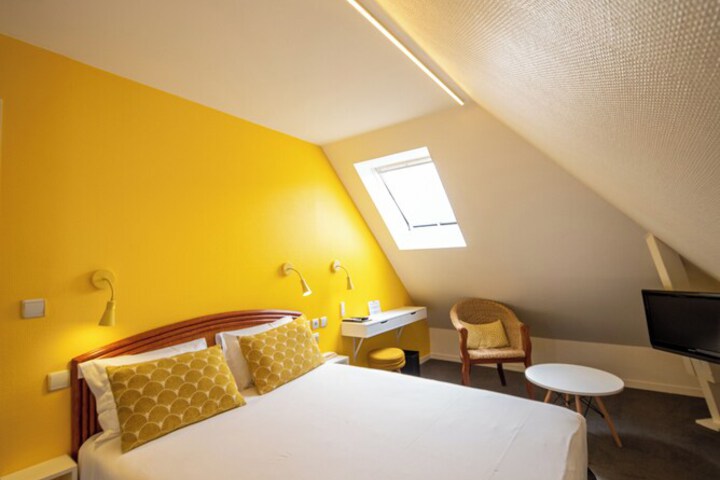 Room 10 of 43