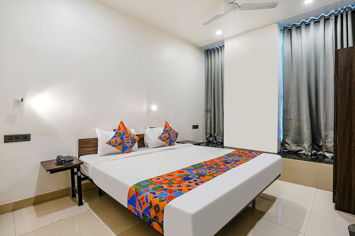 Fabhotel Lotus I