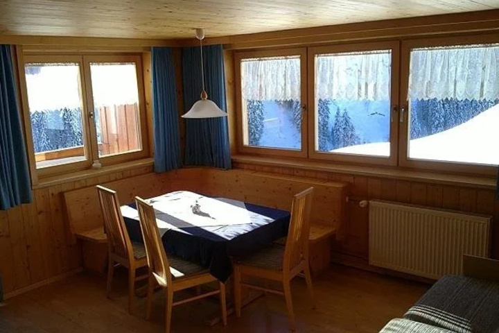 Room 3 of 6