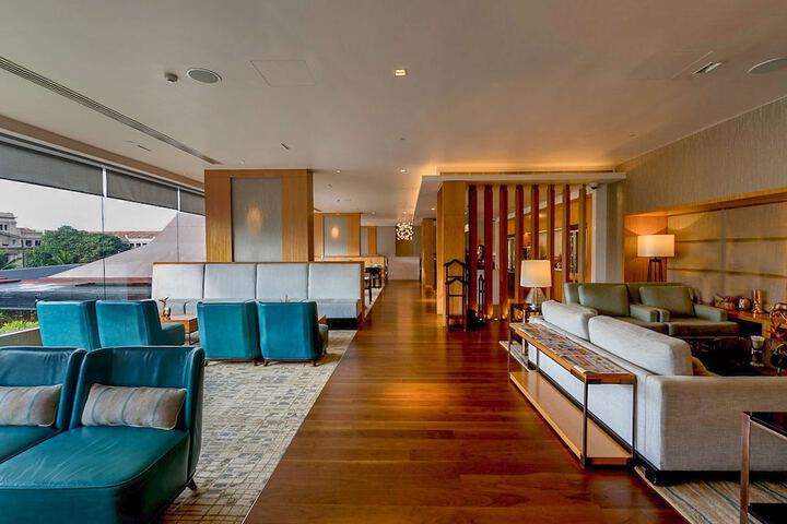 Lounge 120 of 134
